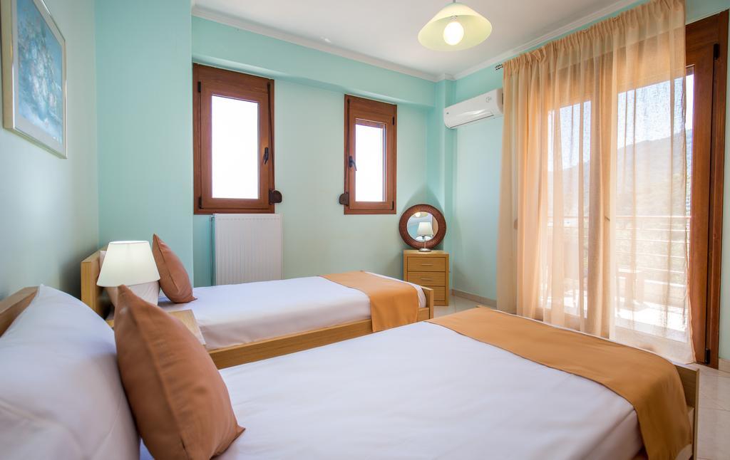 Aphrodite Villas Koinira Eksteriør bilde