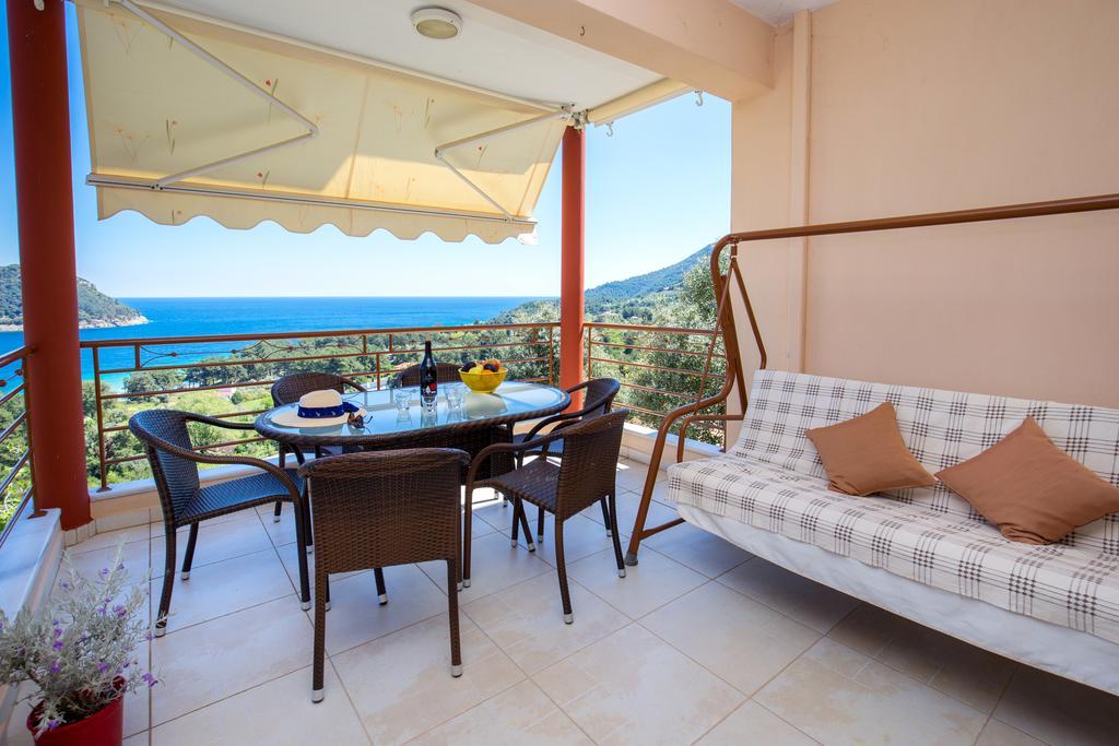 Aphrodite Villas Koinira Eksteriør bilde