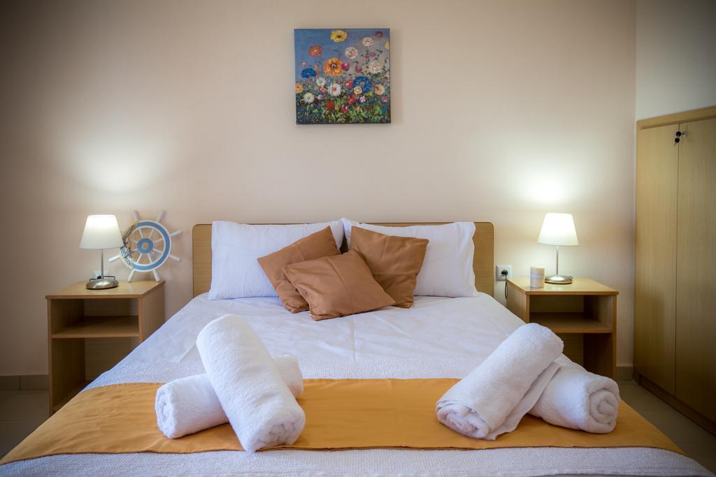 Aphrodite Villas Koinira Eksteriør bilde